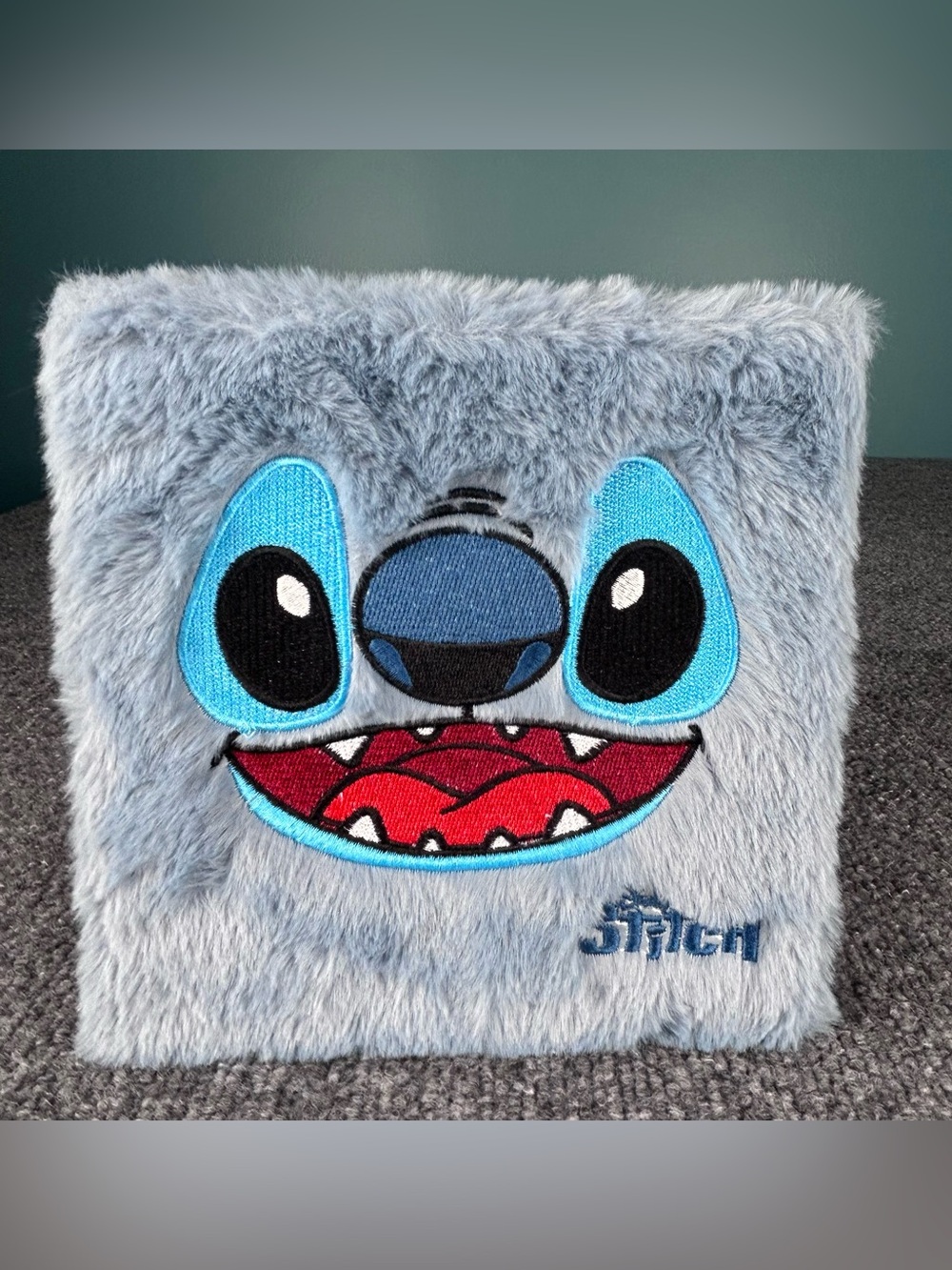 DISNEY Stitch Fuzzy Soft Cover ~16 Shade Eyeshadow Palette w Mirror ~ Lilo Gift
